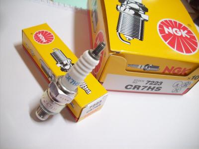 Tuning Zündkerze NGK CR7HS Honda CB CY XL 50 NEU TOP Spark Plug